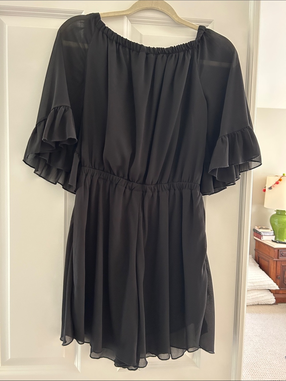 Black Ruffle Sleeve Romper - Picture 2 of 4
